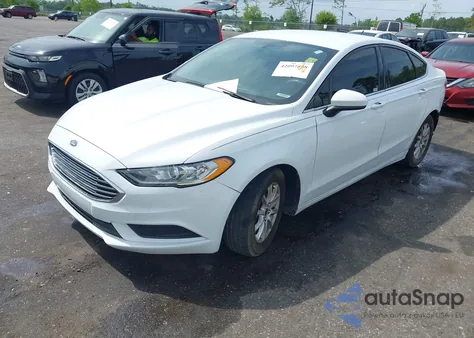 2017 Ford Fusion S z USA, uszkodzony, nr VIN 3FA6P0G79HR204483